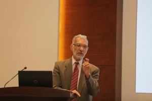 activity-debate-Electrical-cars-16-300x200