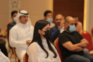 activity-debate-Electrical-cars-4-300x200